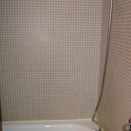 2 Pieces Au Pied Des Pistes, Balcon, Casier A Ski, Parking Gratuit - Fr-1-557-62